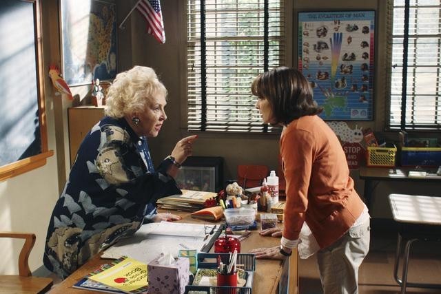 Still of Patricia Heaton and Doris Roberts in The Middle (2009)