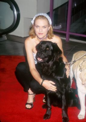 Elaine Hendrix at event of Dog Park (1998)