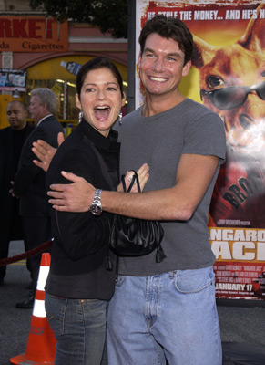 Jill Hennessy and Jerry O'Connell at event of Kangaroo Jack (2003)
