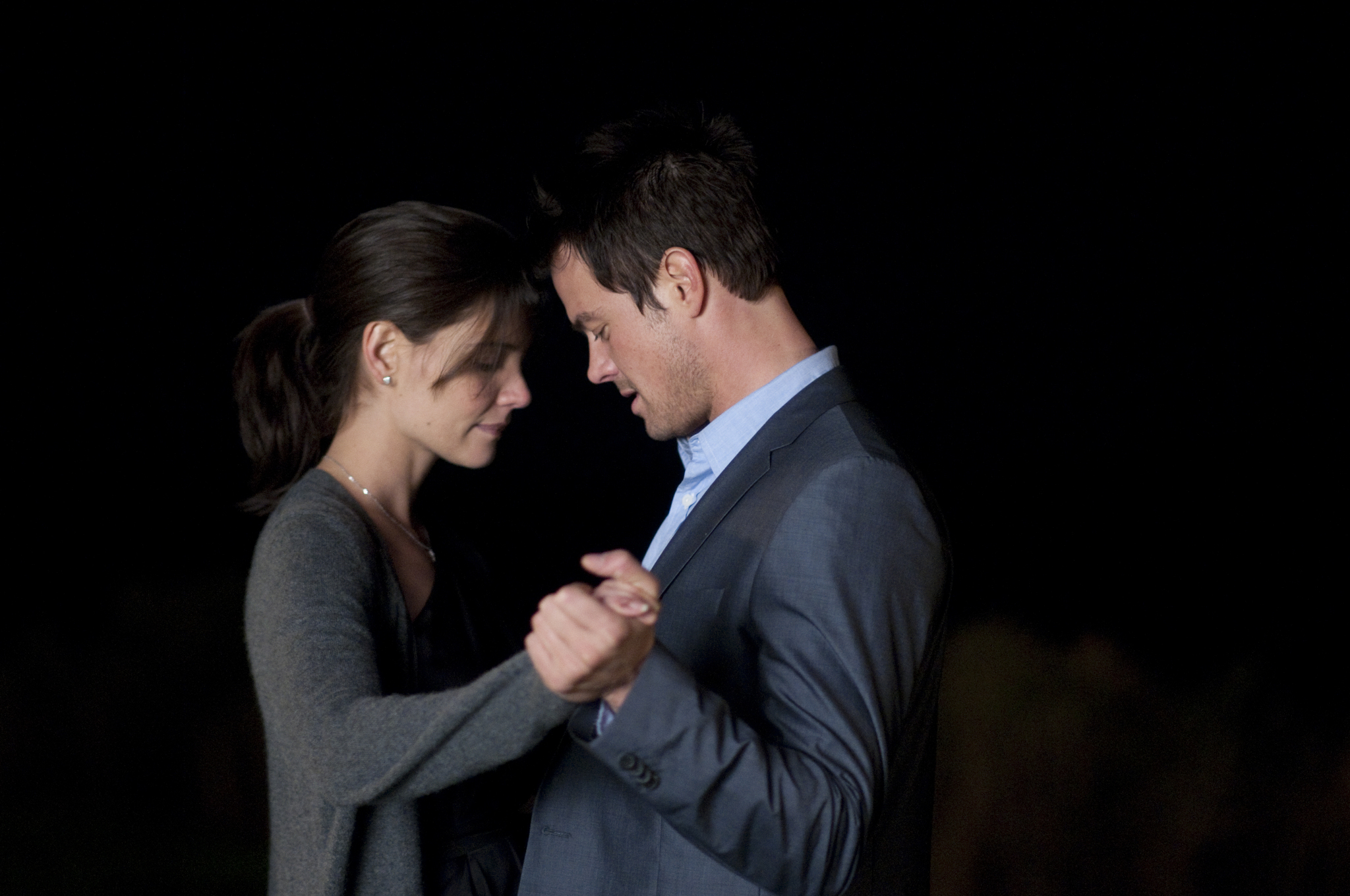 Still of Katie Holmes and Josh Duhamel in The Romantics (2010)