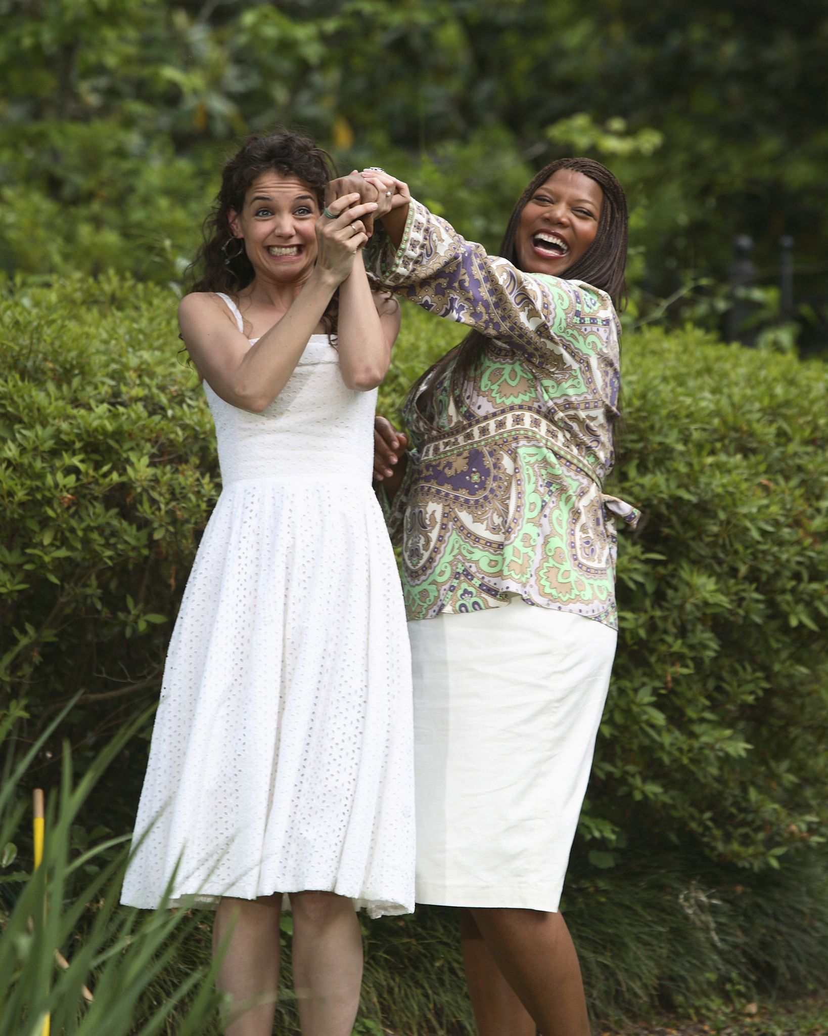 Still of Queen Latifah and Katie Holmes in Mad Money (2008)