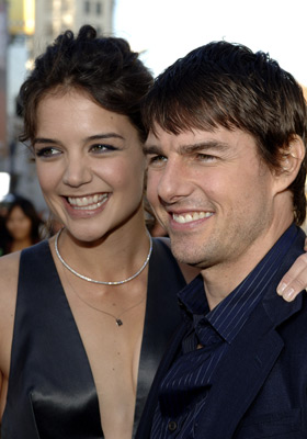 Tom Cruise and Katie Holmes at event of Betmenas: Pradzia (2005)