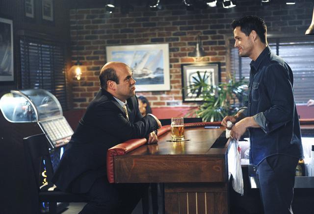 Still of Josh Hopkins and Ian Gomez in Cougar Town (2009)