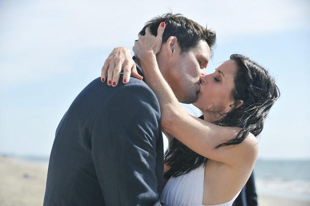 Still of Courteney Cox and Josh Hopkins in Cougar Town (2009)