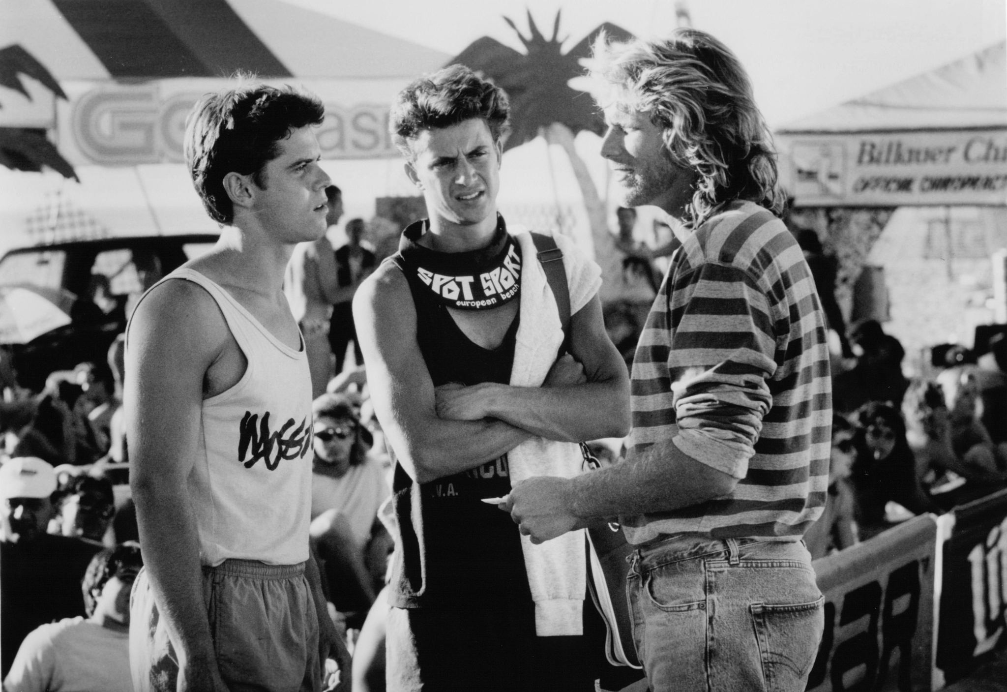 Still of C. Thomas Howell and Peter Horton in Side Out (1990)