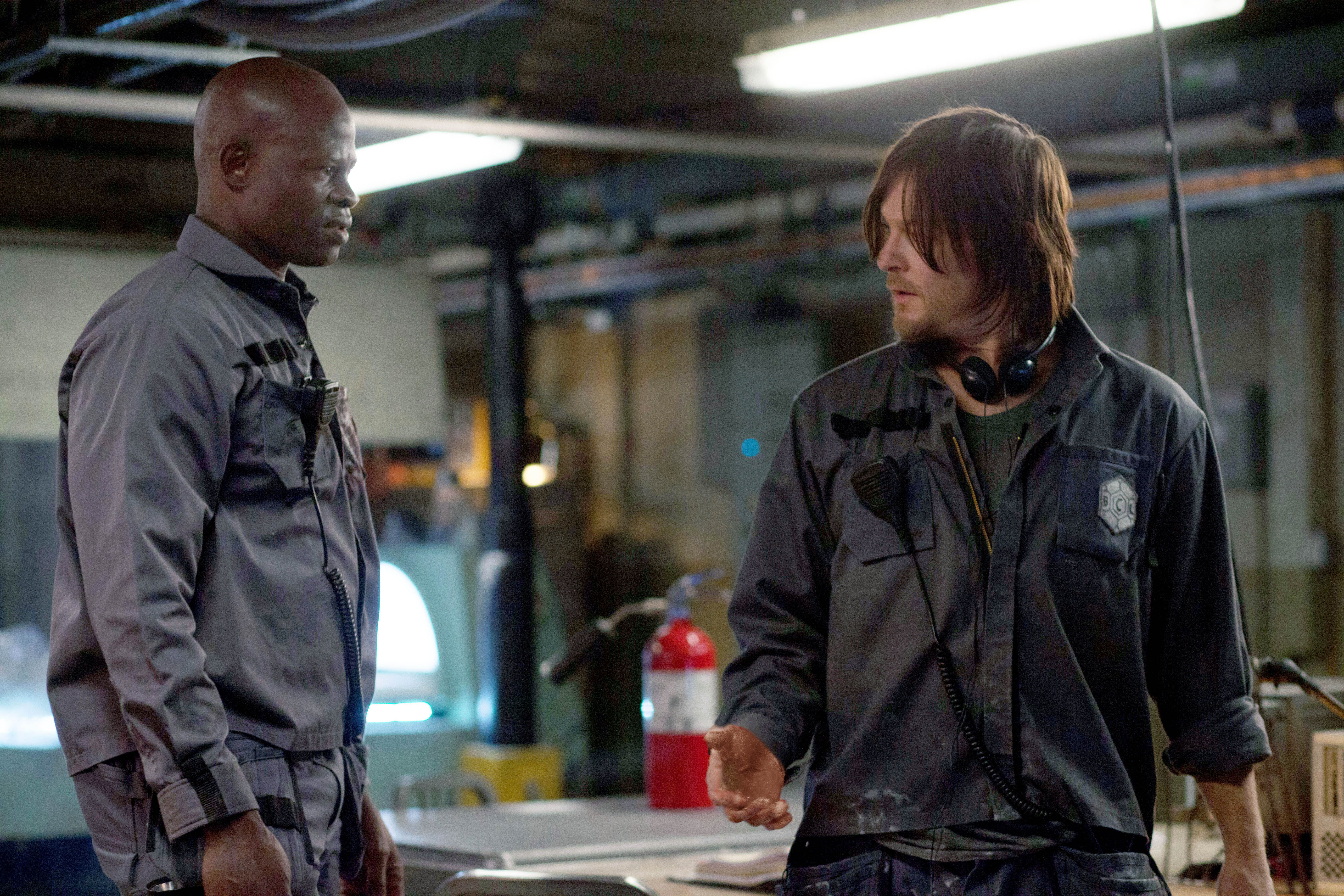 Still of Djimon Hounsou and Norman Reedus in Air (2015)