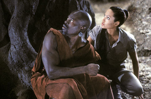 Still of Angelina Jolie and Djimon Hounsou in Lara Croft Tomb Raider: The Cradle of Life (2003)