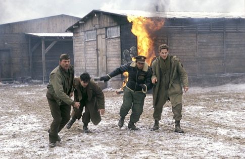 Still of Bruce Willis, Terrence Howard, Colin Farrell and Cole Hauser in Hart's War (2002)