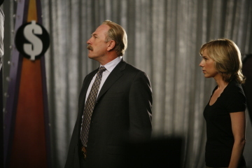 Still of Traylor Howard and Ted Levine in Monk (2002)