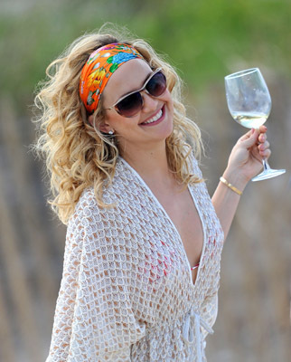 Kate Hudson at event of Kazkas skolinto (2011)