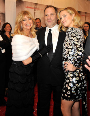 Goldie Hawn, Kate Hudson and Harvey Weinstein at event of Nine (2009)