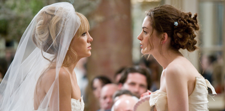 Still of Anne Hathaway and Kate Hudson in Bride Wars (2009)