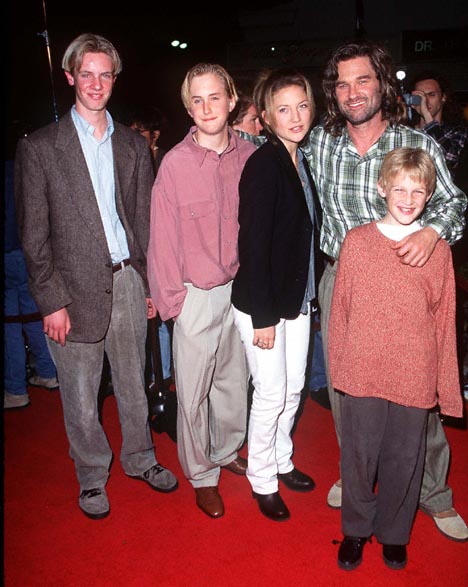 Kurt Russell, Kate Hudson, Oliver Hudson and Wyatt Russell at event of Executive Decision (1996)