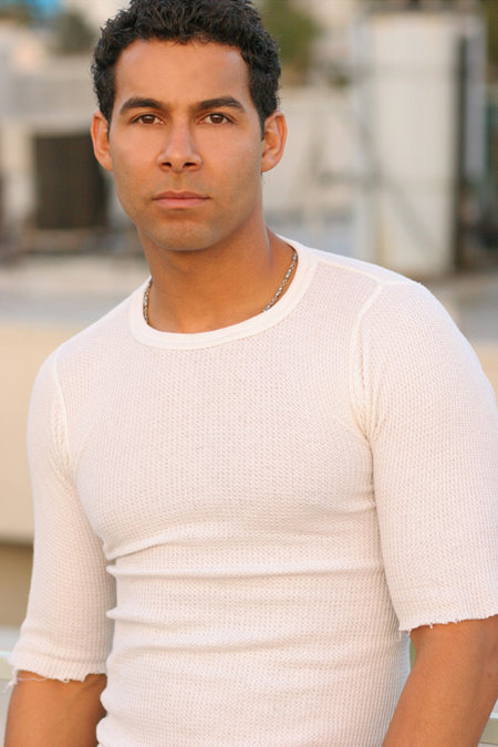 Jon Huertas