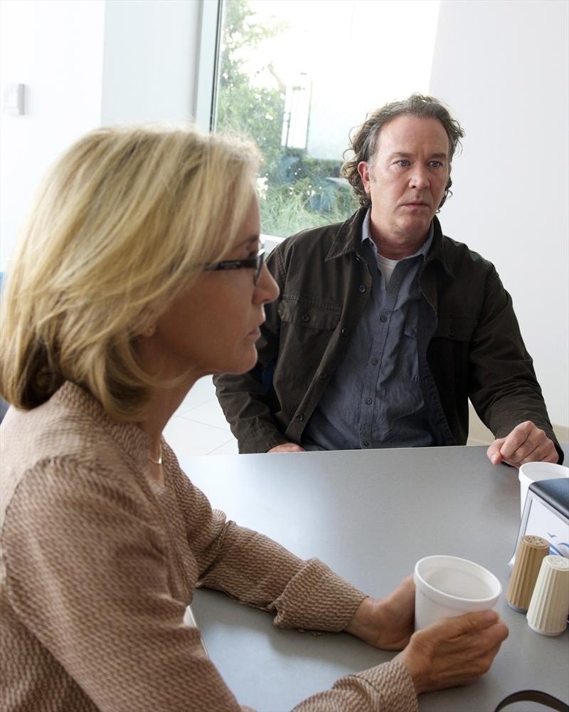 Still of Timothy Hutton and Felicity Huffman in American Crime (2015)