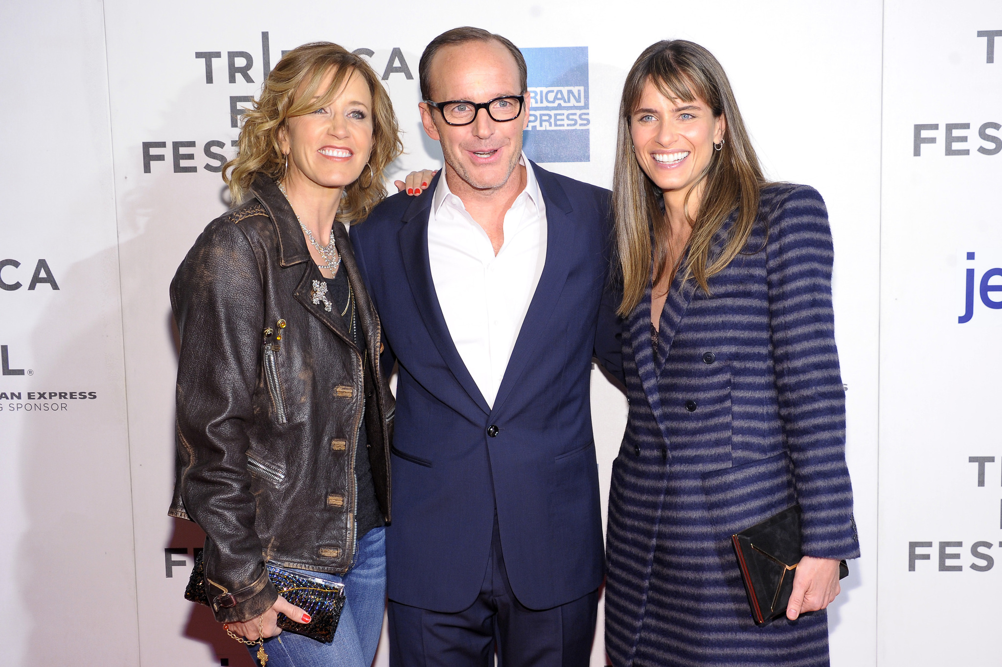 Amanda Peet, Felicity Huffman and Clark Gregg at event of Trust Me (2013)