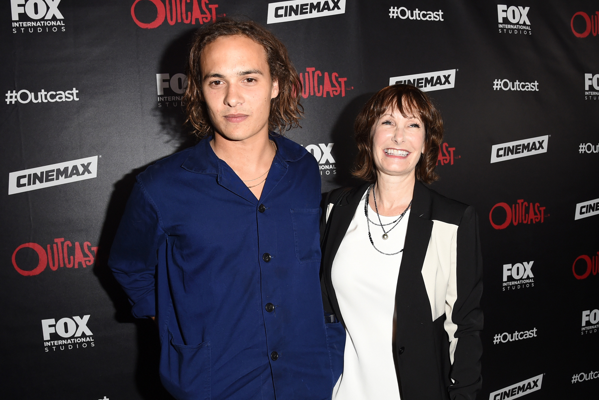 Gale Anne Hurd and Frank Dillane at event of Outcast (2015)