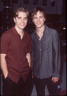 Jonathan Jackson and Richard Lee Jackson at event of The Muse (1999)