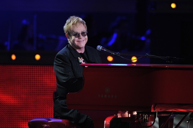 Still of Elton John in American Idol: The Search for a Superstar (2002)