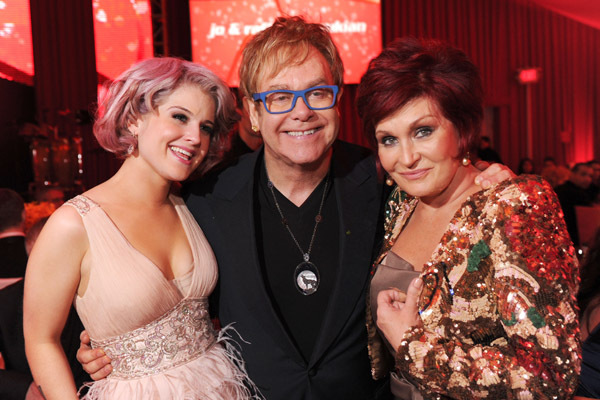 Elton John, Sharon Osbourne and Kelly Osbourne at event of The 82nd Annual Academy Awards (2010)