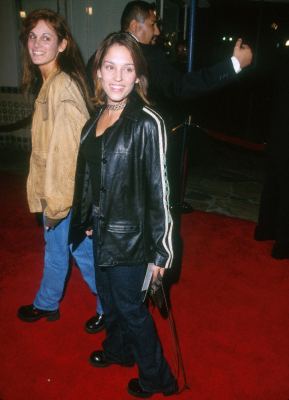 Amy Jo Johnson at event of Kovos klubas (1999)
