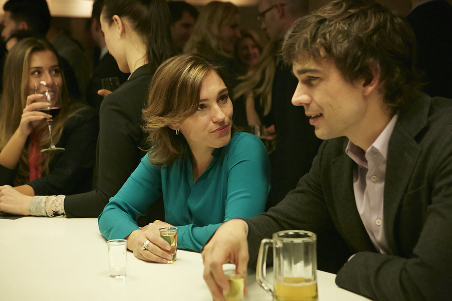 Still of Amy Jo Johnson and Christopher Gorham in Covert Affairs (2010)
