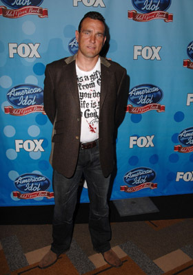 Vinnie Jones at event of American Idol: The Search for a Superstar (2002)