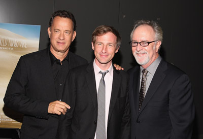 Tom Hanks, Spike Jonze and Gary Goetzman at event of Maksas ir maksimonstrai (2009)