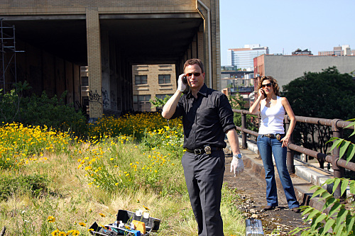 Still of Gary Sinise and Melina Kanakaredes in CSI Niujorkas (2004)