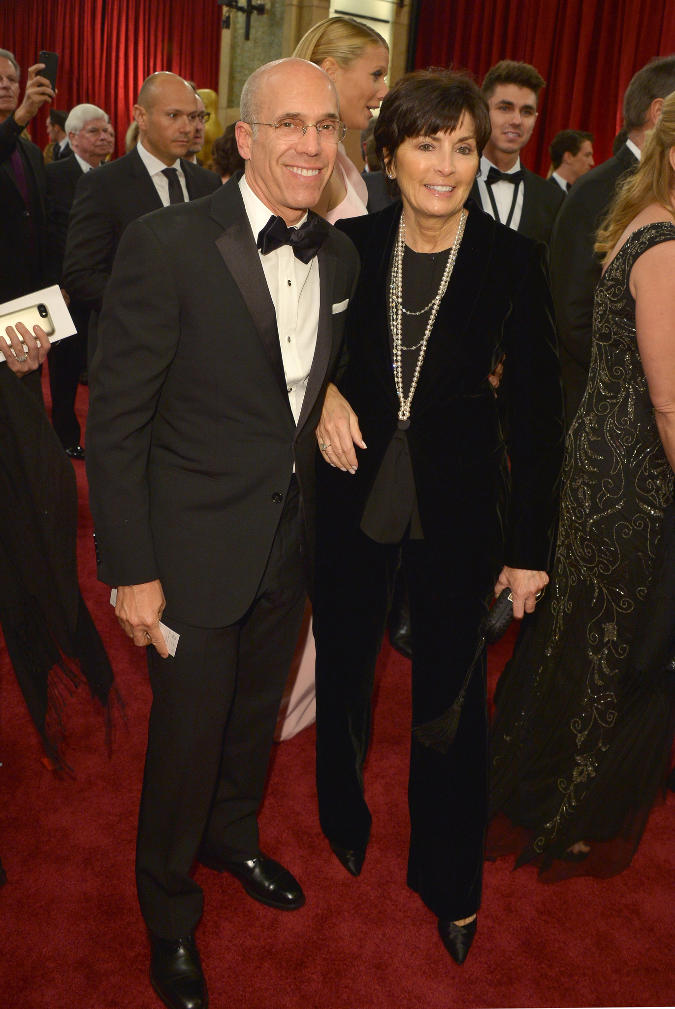 Jeffrey Katzenberg and Marilyn Katzenberg at event of The Oscars (2015)