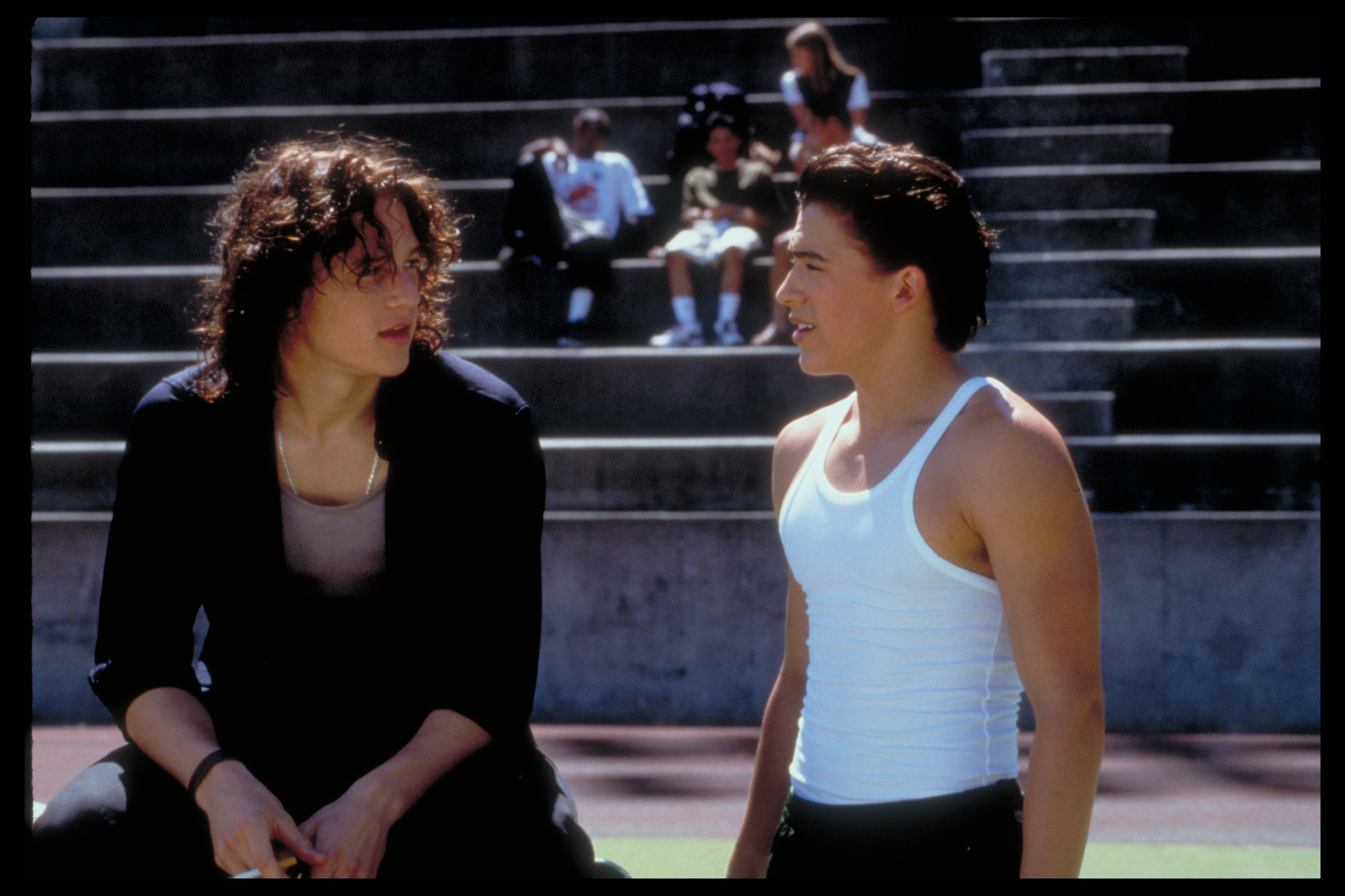 Still of Andrew Keegan and Heath Ledger in 10 Things I Hate About You (1999)