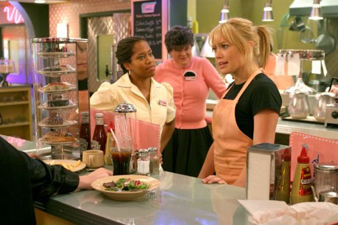 Still of Regina King, Hilary Duff and Mary Pat Gleason in A Cinderella Story (2004)