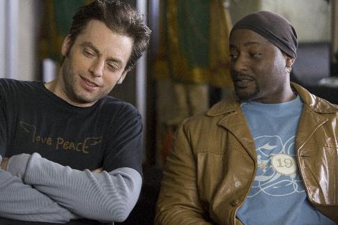Still of Justin Kirk and Romany Malco in Weeds (2005)