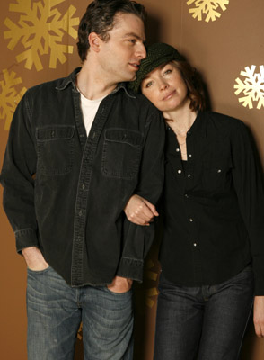 Justin Kirk and Julianne Nicholson at event of Flannel Pajamas (2006)