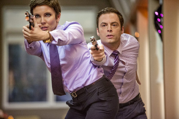 Still of Justin Kirk and June Diane Raphael in Animal Practice (2012)