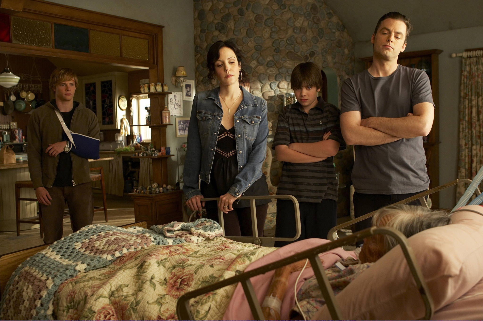 Still of Mary-Louise Parker, Justin Kirk, Alexander Gould and Hunter Parrish in Weeds (2005)