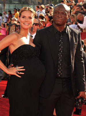 Heidi Klum and Seal at event of The 61st Primetime Emmy Awards (2009)