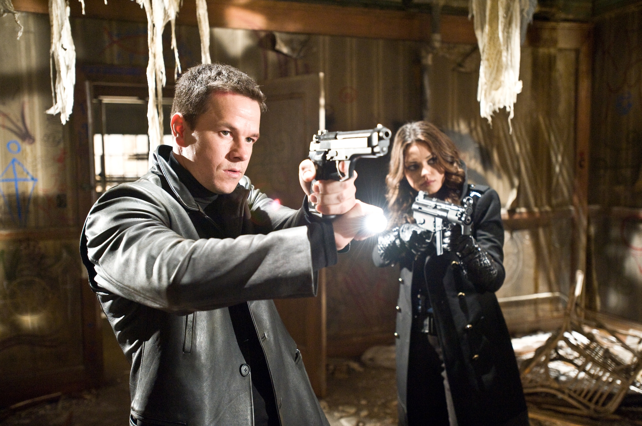 Still of Mark Wahlberg and Mila Kunis in Max Payne (2008)