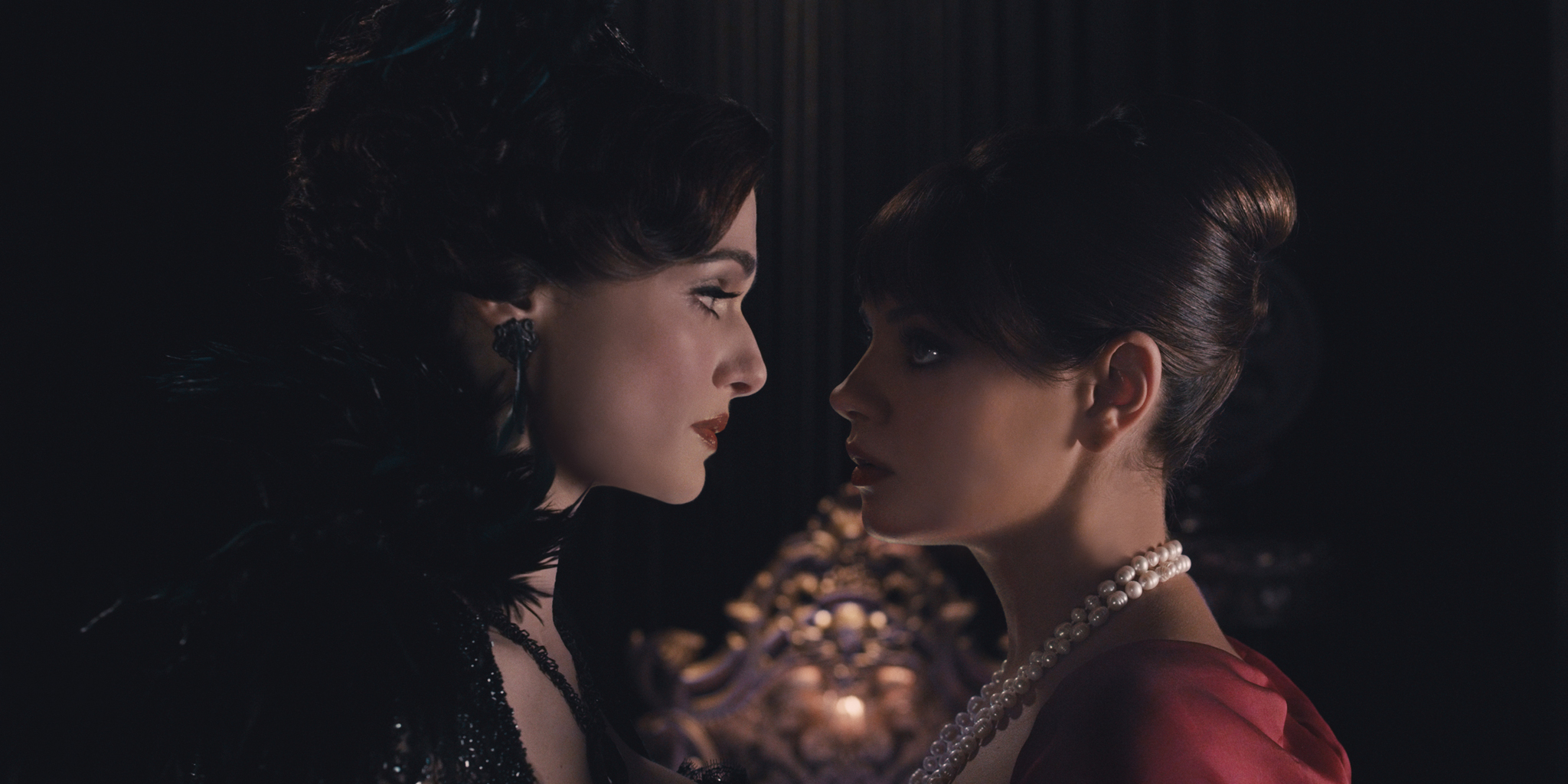 Still of Rachel Weisz and Mila Kunis in Ozas: didis ir galingas (2013)