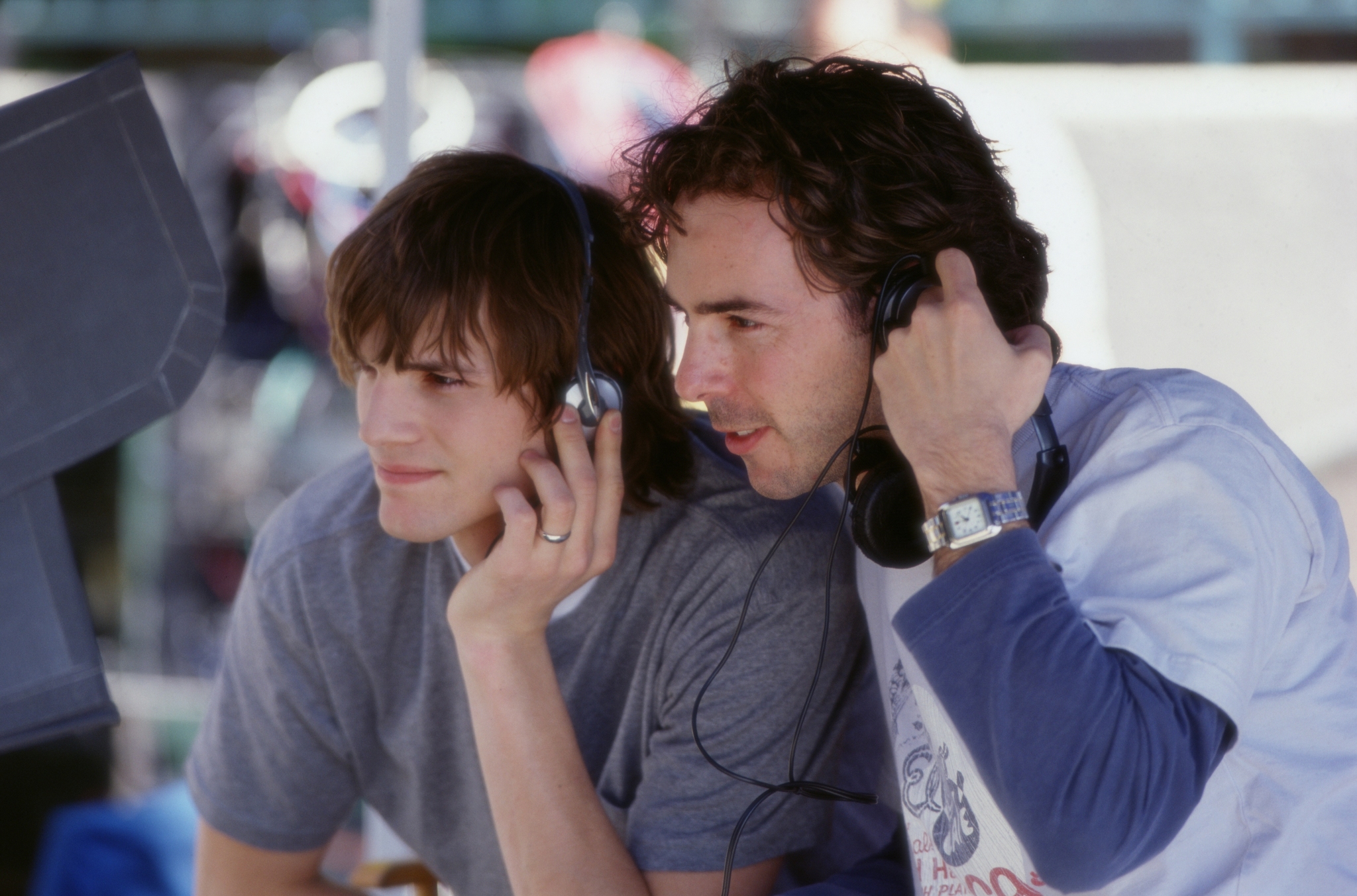 Still of Ashton Kutcher and Shawn Levy in Just Married (2003)