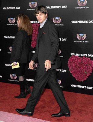 Ashton Kutcher at event of Valentino diena (2010)