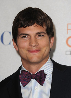 Ashton Kutcher at event of The 36th Annual People's Choice Awards (2010)