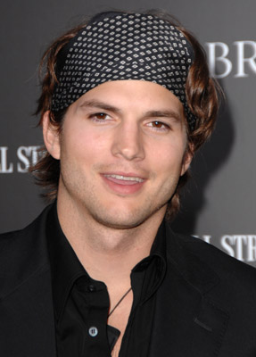 Ashton Kutcher at event of Mr. Brooks (2007)