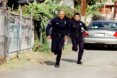 Still of LL Cool J and Colin Farrell in S.W.A.T. (2003)