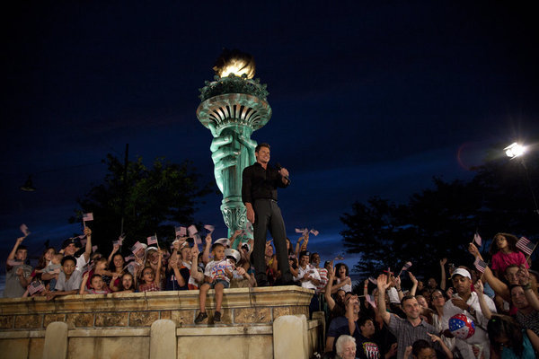 Still of Nick Lachey in Macy's 4th of July Fireworks Spectacular (2011)