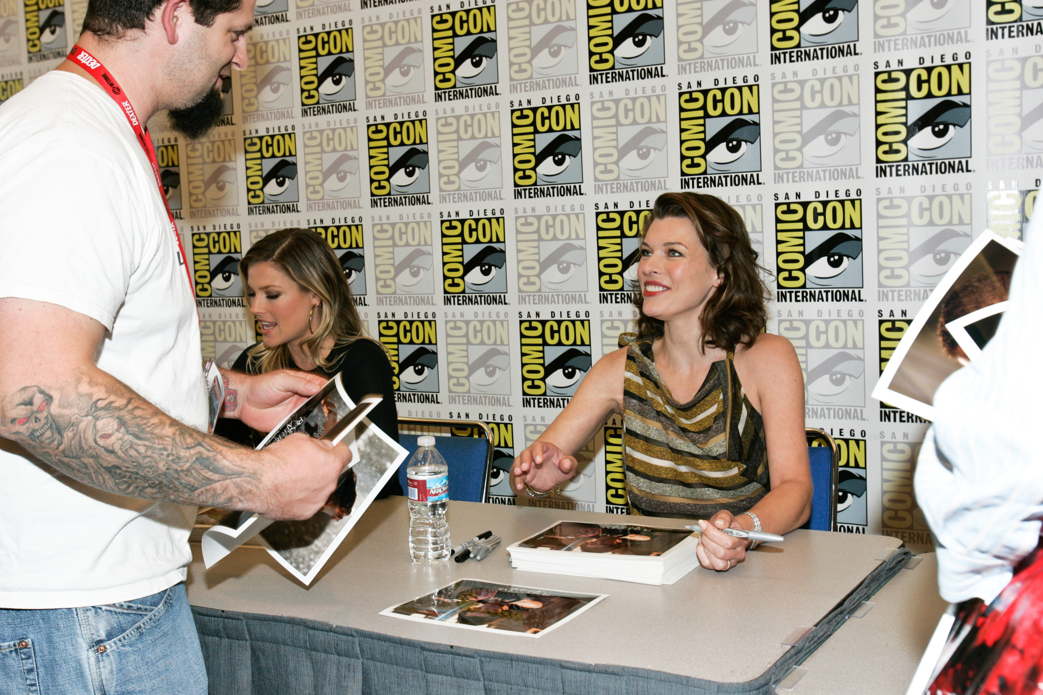 Milla Jovovich and Ali Larter at event of Absoliutus blogis: pomirtinis gyvenimas (2010)