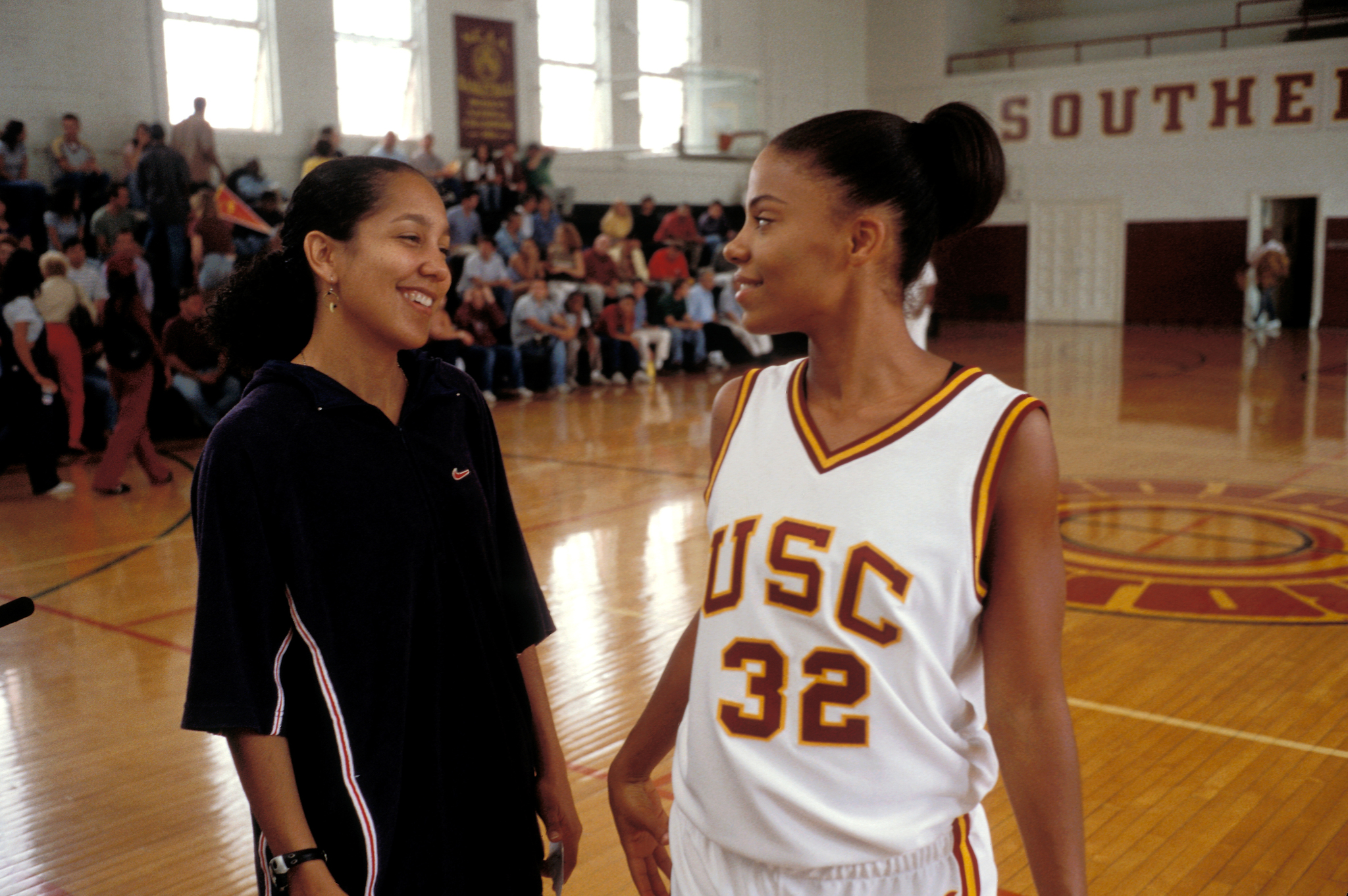 Still of Sanaa Lathan and Gina Prince-Bythewood in Love & Basketball (2000)