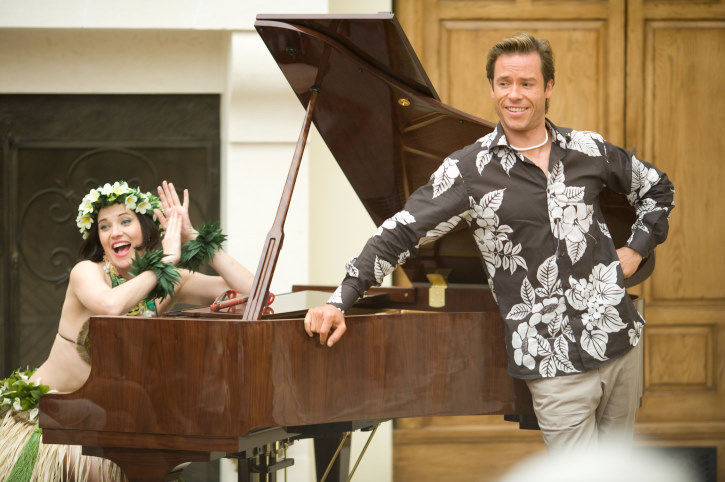 Still of Guy Pearce and Lucy Lawless in Bedtime Stories (2008)