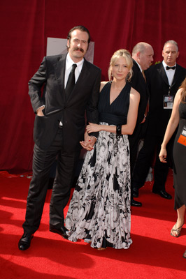 Jason Lee and Beth Riesgraf