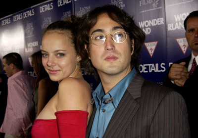 Sean Lennon and Bijou Phillips at event of Wonderland (2003)